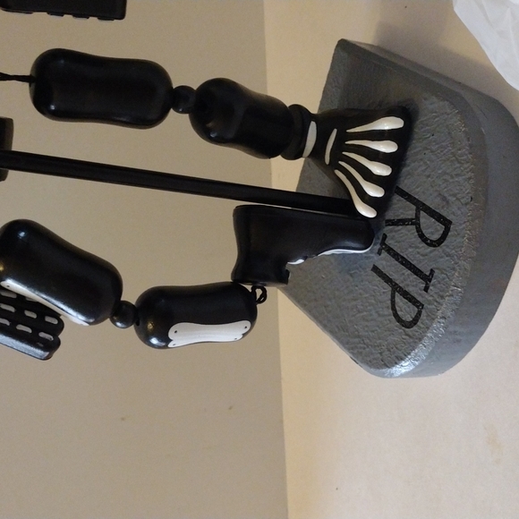 Nutcracker Skeleton - Picture 6 of 8